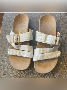 Vionic sandals‎